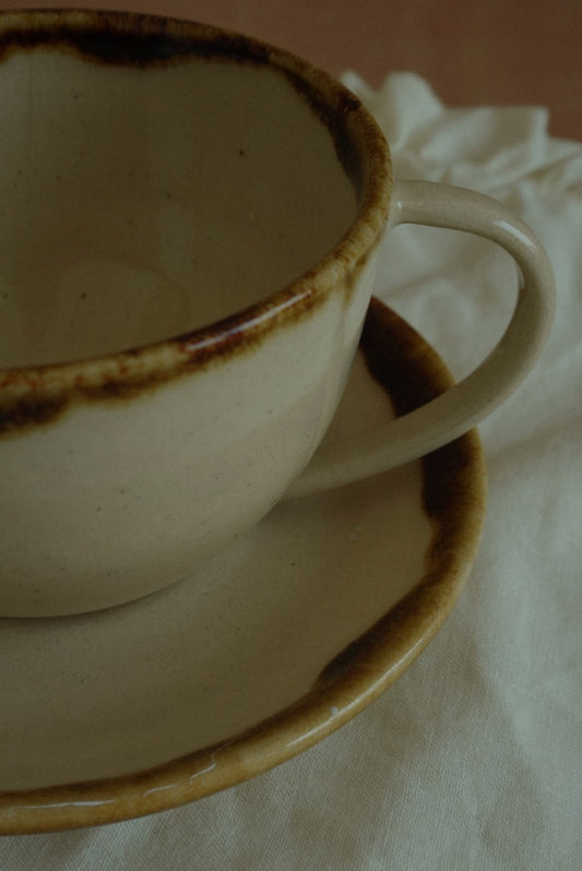 The Heirloom Saucer in Castagna