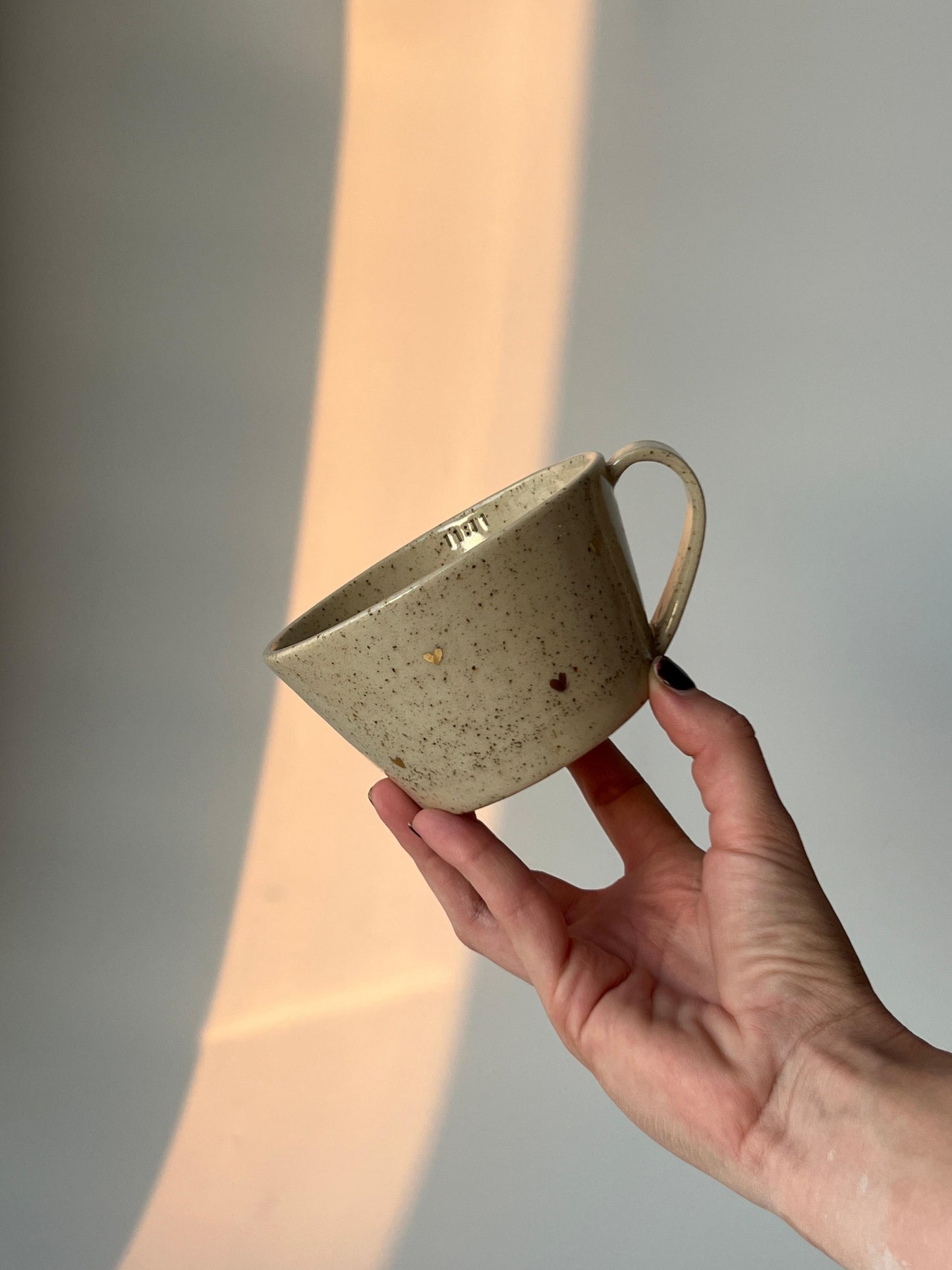 11:11 DAINTY GOLD HEART MUG