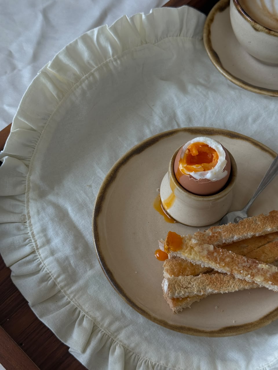 The Egg Cup in Castagna